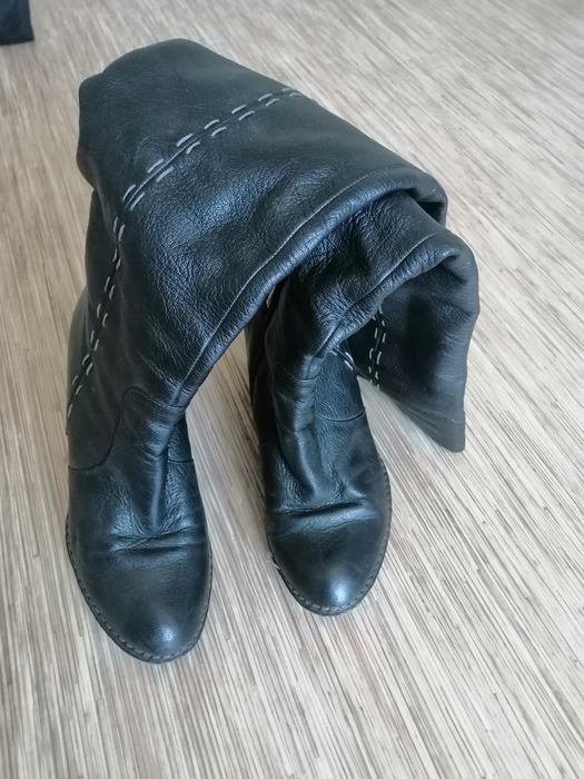 Продам женскую обувь.