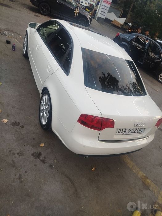Audi A4 2006 yil aftamat prapani bor holati yaxshi 319 min yurgan