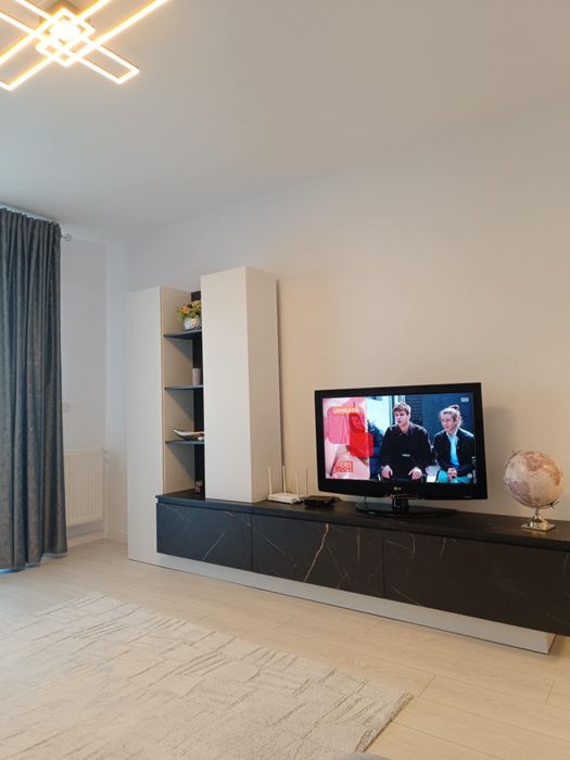 Inchiriez apartament doua camere decomandat