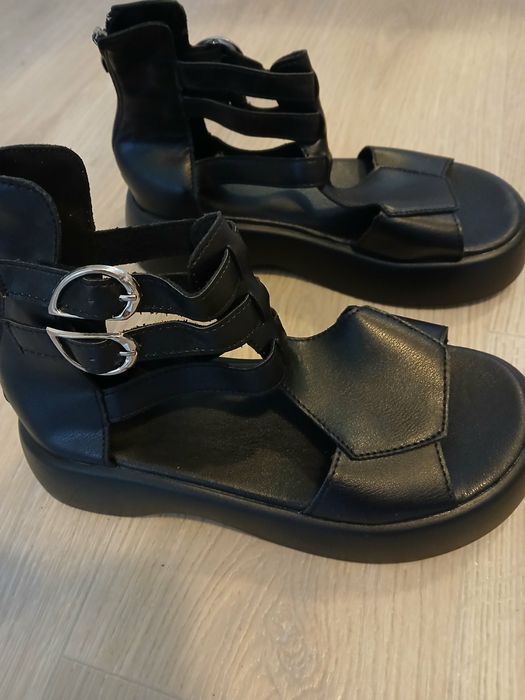 Сандали и раница