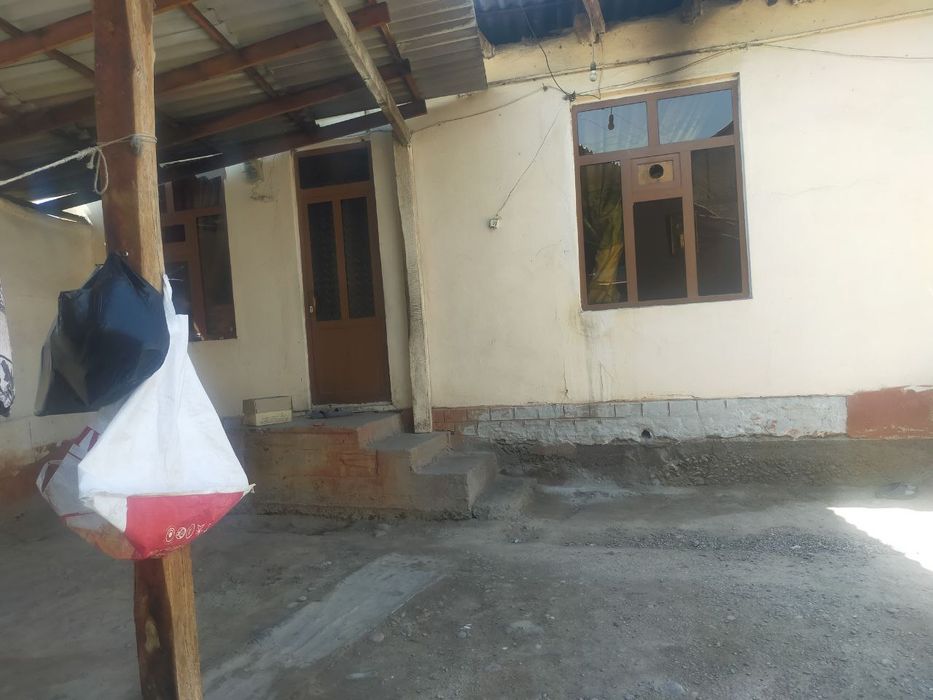 Hovli sotiladi. 3 sotix