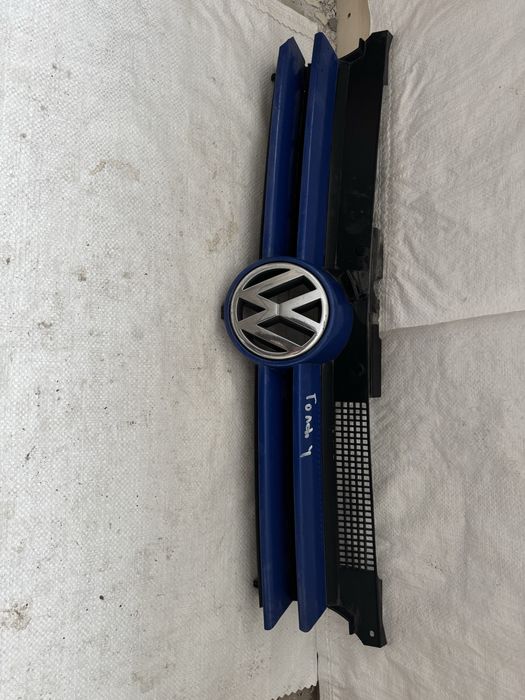 Оригинална решетка VW Golf 4
