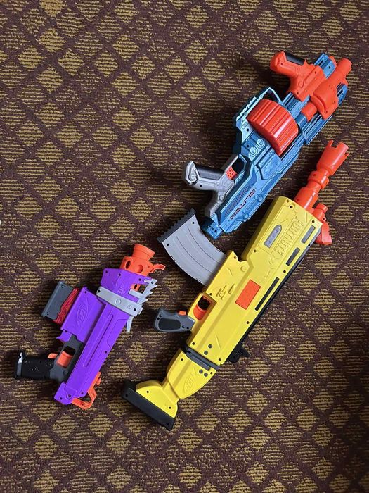 **Nerf колекция — 5 бластера**