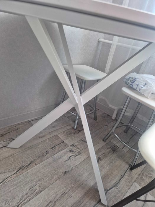 Стол обеденный продам