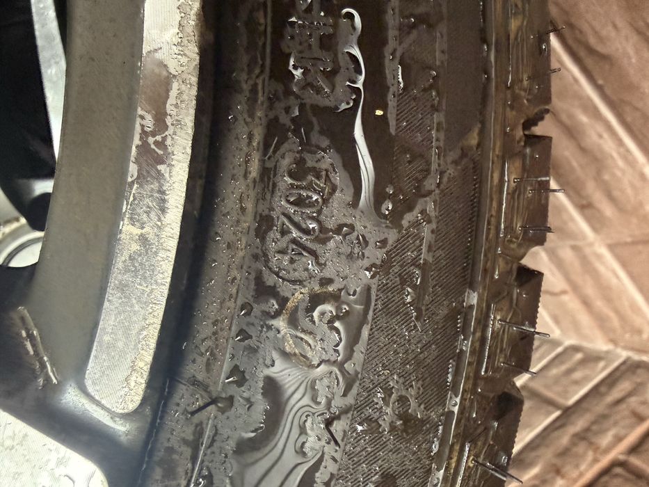 Продам диски с зимними шинами