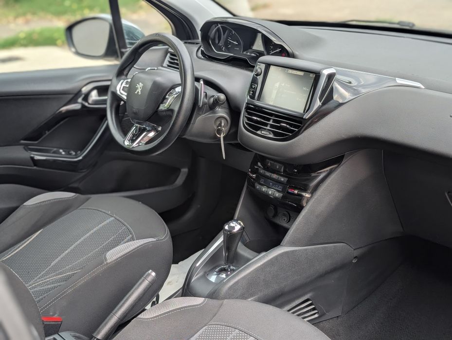 Peugeot 208 1.4hdi 2014 Automat , 208k, 3 uși 4990 euro