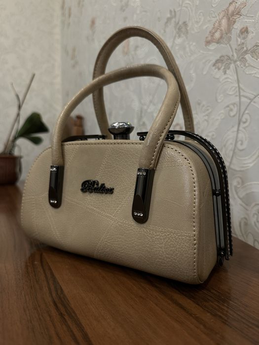 Продам женскую сумку