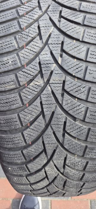 Anvelope iarna  215 55 r17