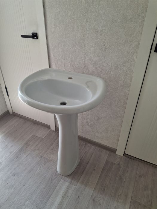 Продам раковина (тюльпан)