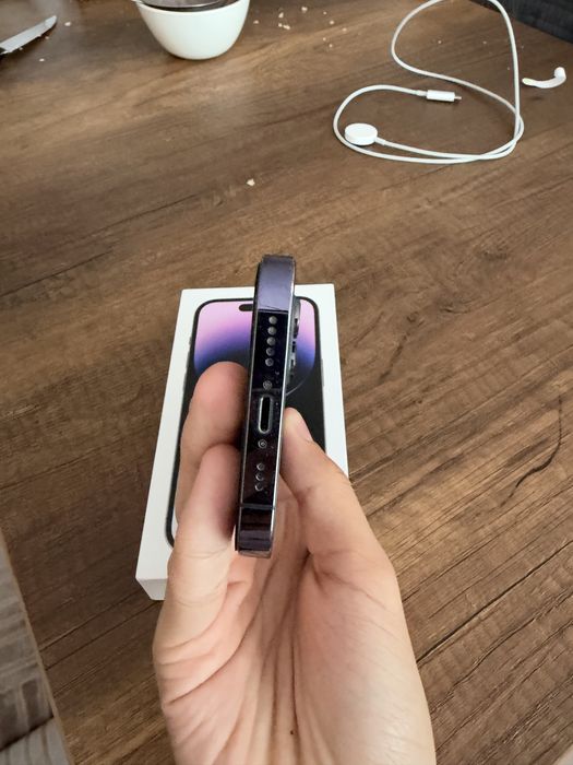 Продам Iphone 14 pro