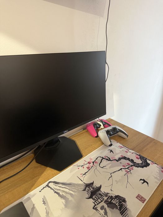 Vand monitor dell 144 hz si ps5 cu tot cu jocuri si cele 2 manete