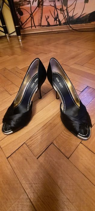 Pantofi decupați șaten negru cu auriu Nine West