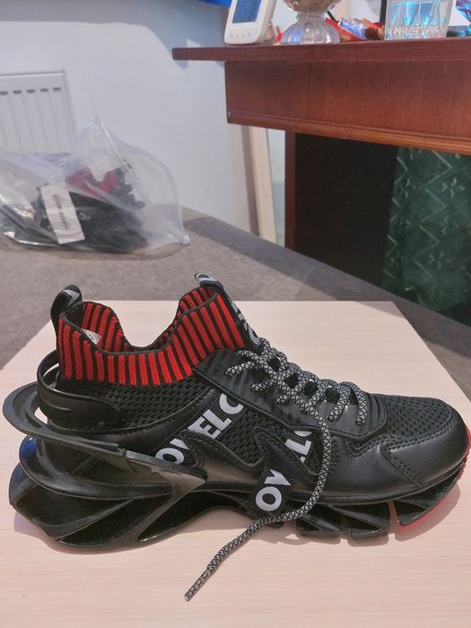 Новые кросовки размер 40