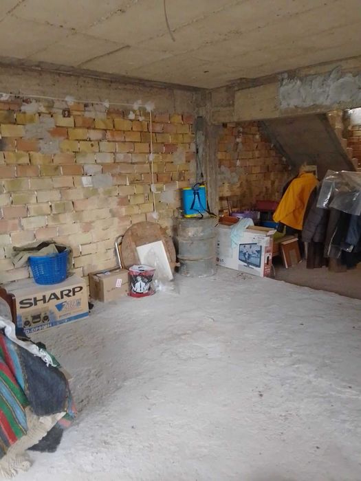 Продава се Къща в Разград, Орел - 684 кв.м за 317 €/кв.м - Снимка #3