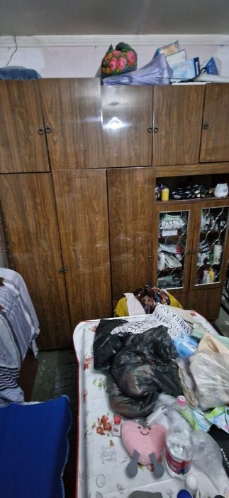 Сотилади стенка дивана совга комлект