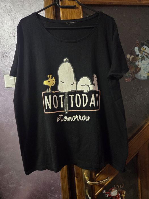 Tricou  cu imprimeu deosebit  mărime  M-L