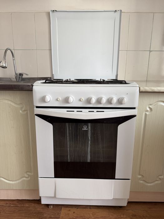 Продам газ плиту