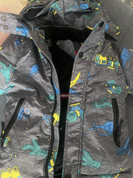 продается куртка с комбинезоном