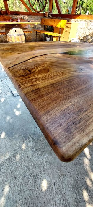 Трапезна маса от ОРЕХ \ Дъб