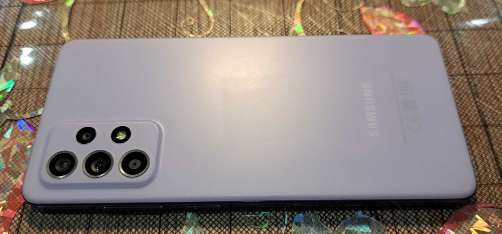 Смартфон Samsung A52