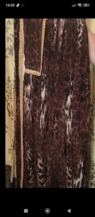 Vând fustă țiganeasca nouă