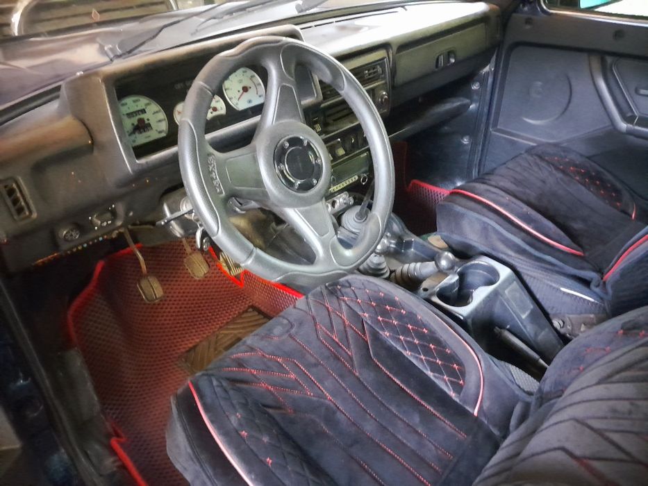 Продам машину 2000г