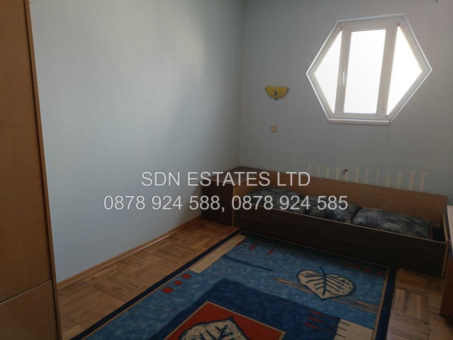 Предлага за продажба къща в идеалния център на гр. Казанлък