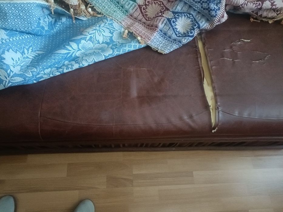Canapea extensibilă, din piele