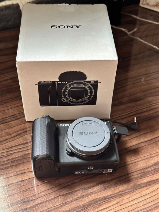 Sony ZV-E10 ll .