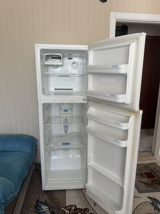 продам Холодильник LG