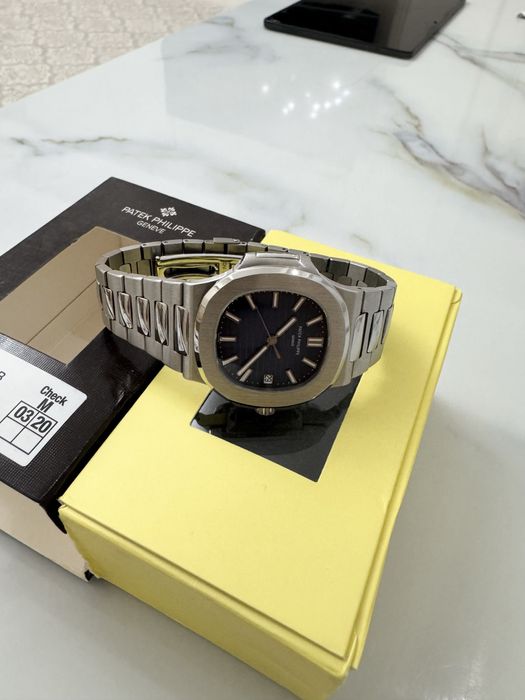 Часы Patek Philippe Nautilus