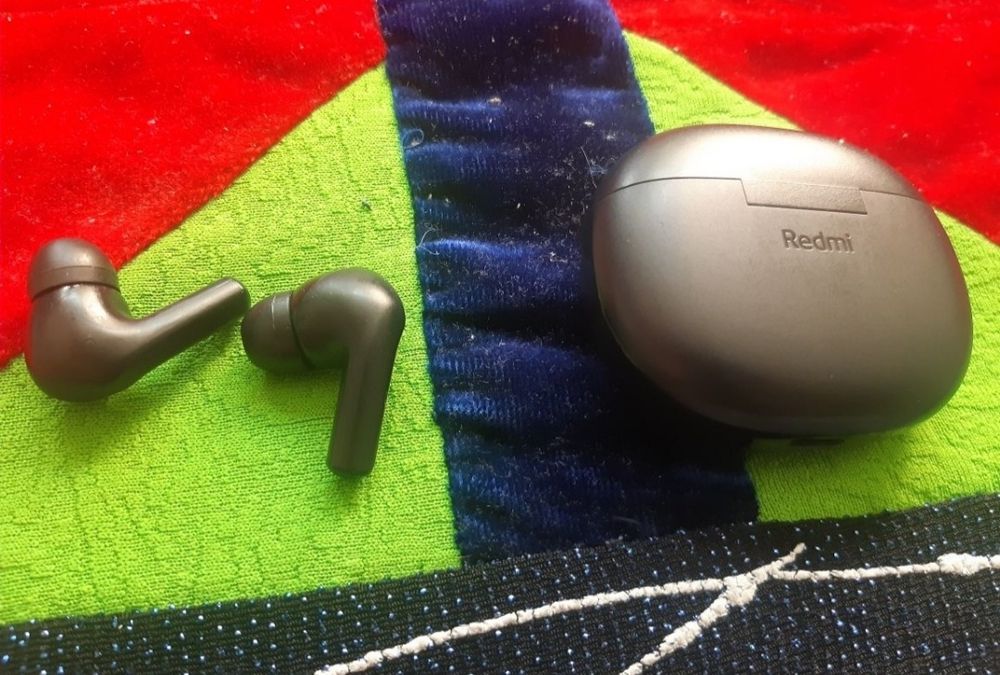 Продам тнлефон galaxy A30. Обмен нет.