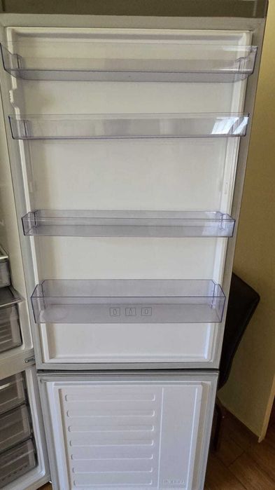 Combina Beko, moderna, gri