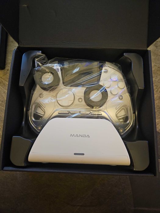 Controller Manba One V2 (Mamba 2) complet nou, sigilat.