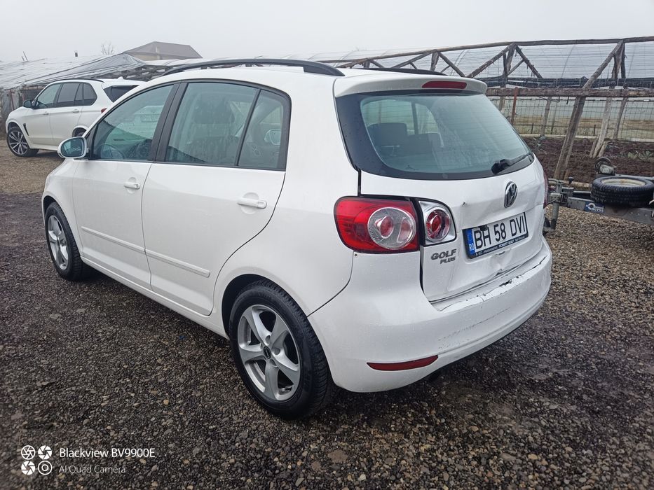 Volkswagen golf 6 plus,72000 km reali ușor avariat