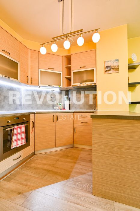 Дава се под наем Двустаен апартамент в София, Център - 61 кв.м за 664 € - Снимка #3