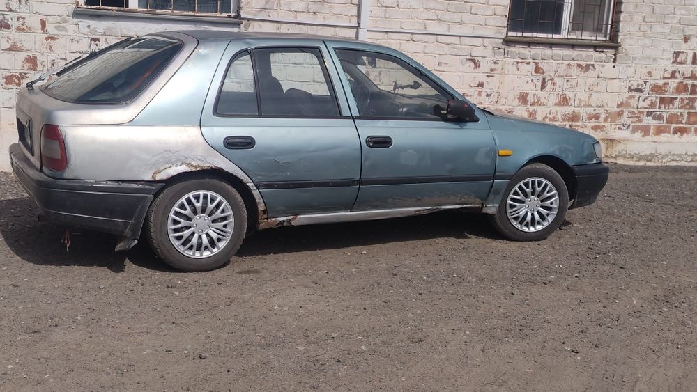 Nissan sunny n14