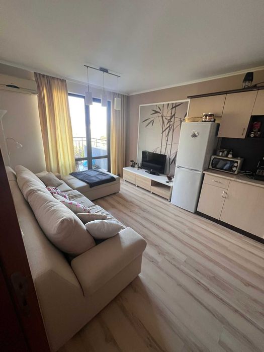 Дава се под наем Тристаен апартамент в к.к. Златни пясъци - 85 кв.м за 459 € - Снимка #1