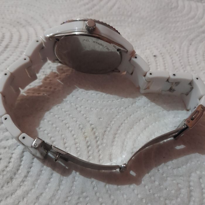 ceas fossil aproape nou