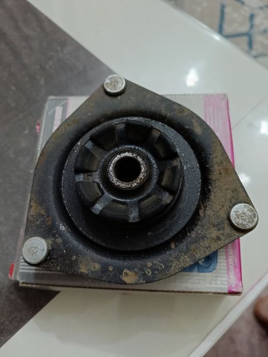 Опоры передних амортизаторов приоры