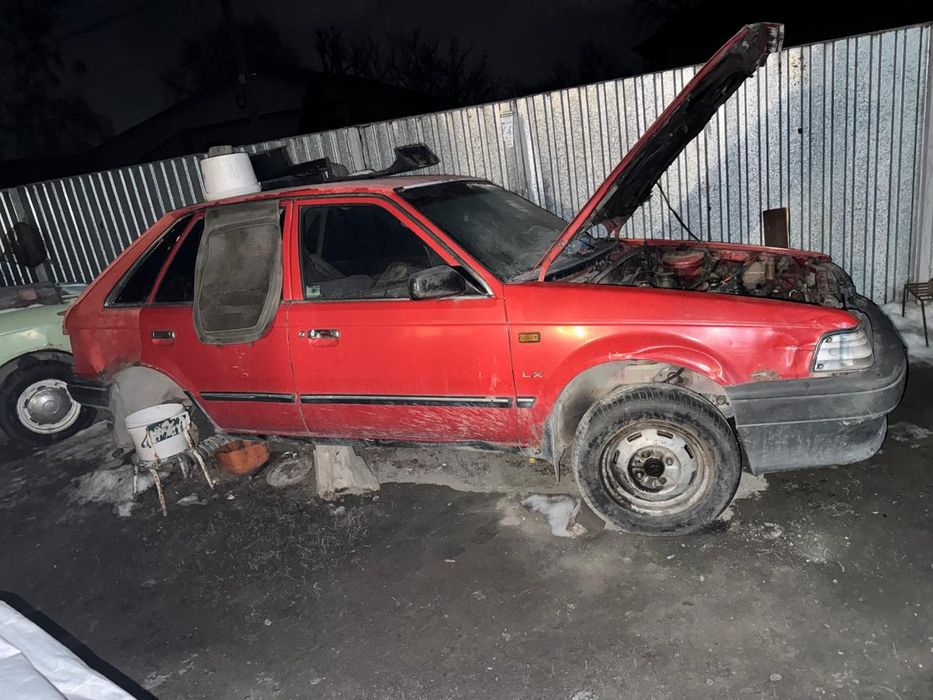 Мазда 323 на разбор