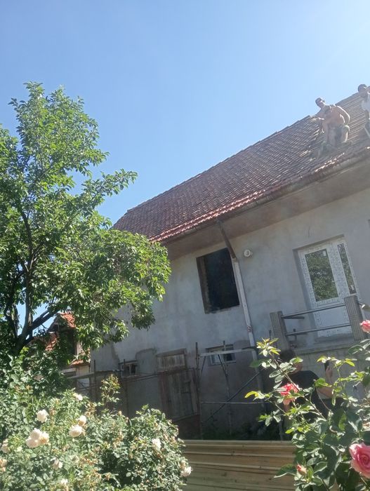 Vând țiglă veche solzii până în 10 mi bucăți