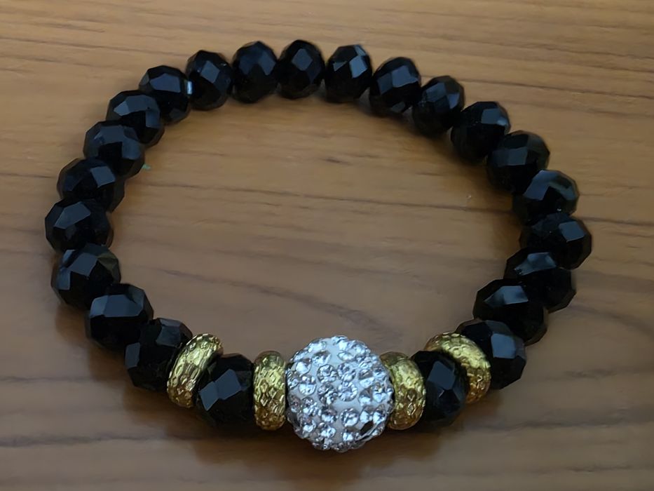 Продаю новые браслеты на руку