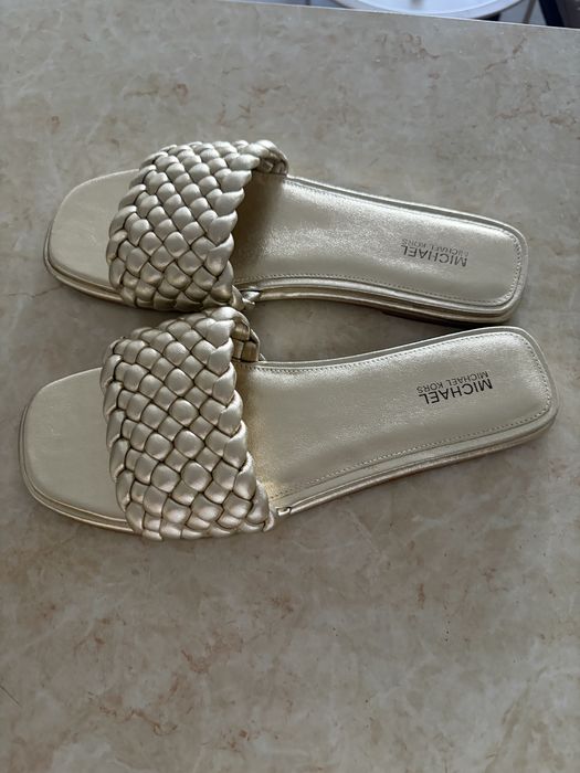 Нови чехли Michael Kors