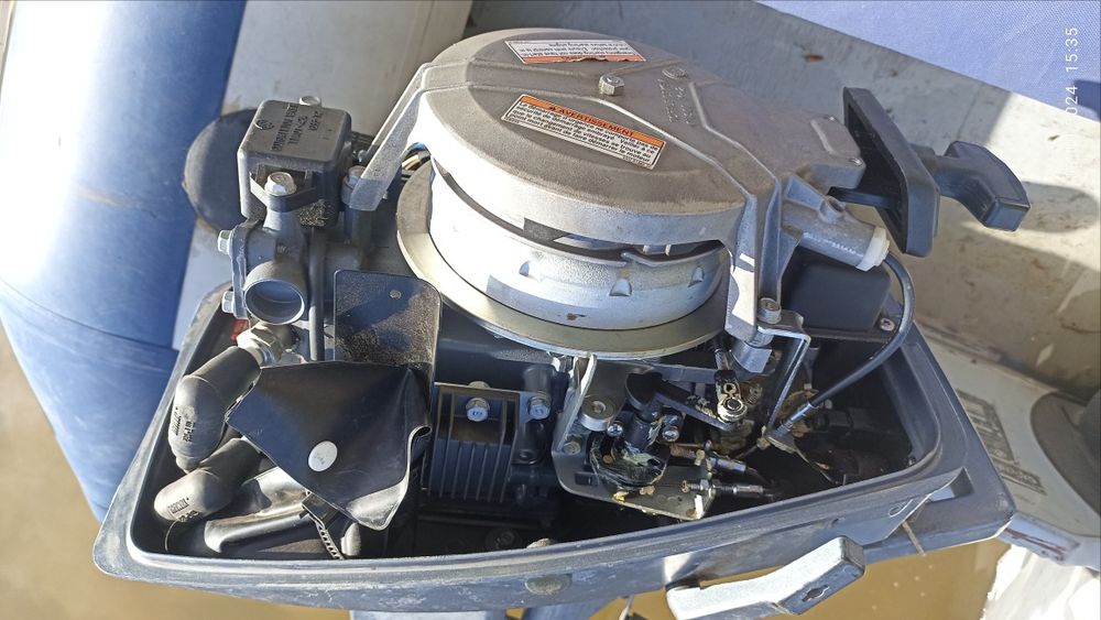 Продам лодку с мотором