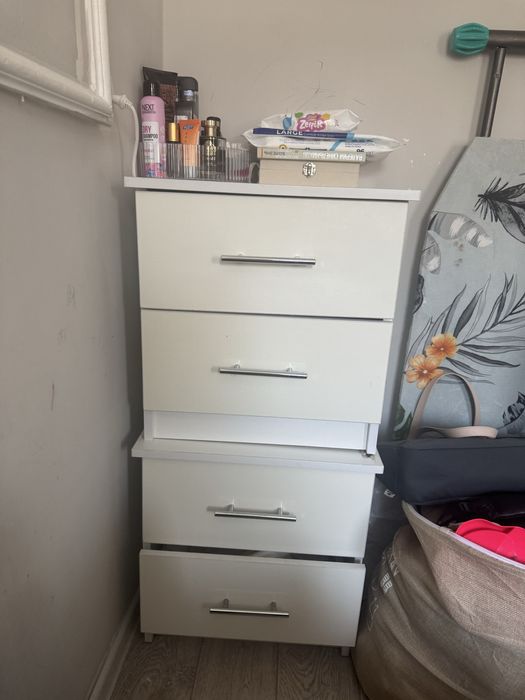 Тумба с зеркалом