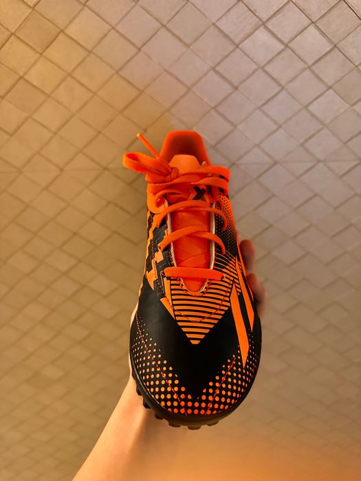 СТОНОЖКИ НА ADIDAS 38 размер са идеални за футбол