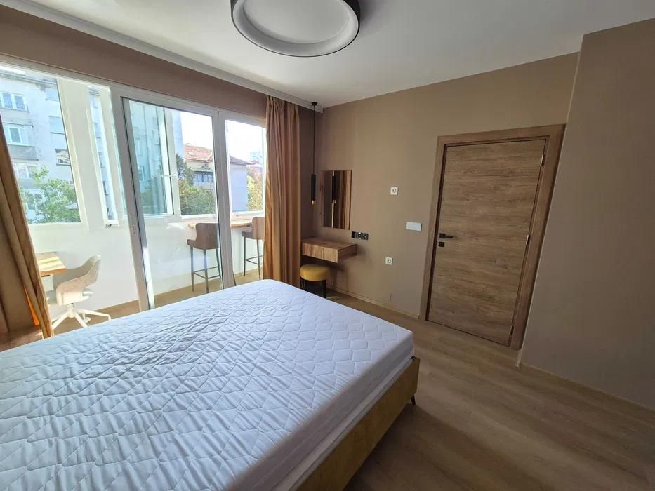 Дава се под наем Двустаен апартамент в София, Медицинска академия - 55 кв.м за 700 € - Снимка #2