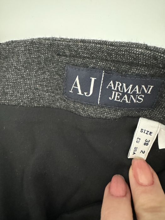 Fusta Armani cu ralie inalta perecuta