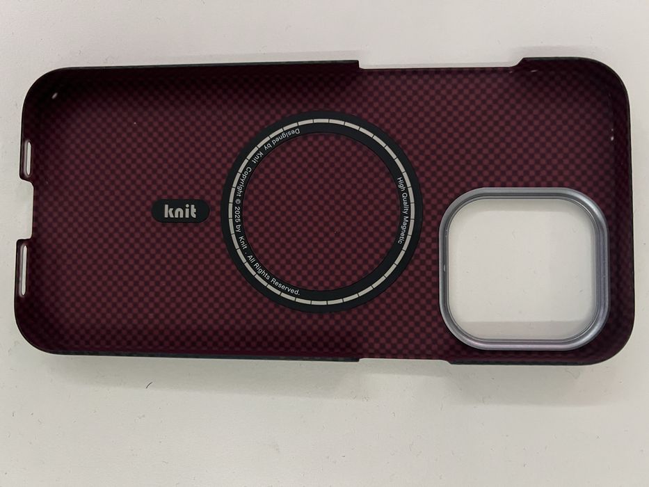 Iphone 15 max chexol carbon sotiladi